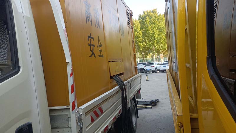 高坪如何判断柴油发电机组和UPS电源的切换时间是否符合要求？